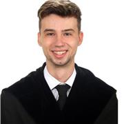 Graduado en matemáticas por la Universitat de València enseña esta fantástica materia con muchas ganas, paciencia y a todos los niveles, desde la ESO